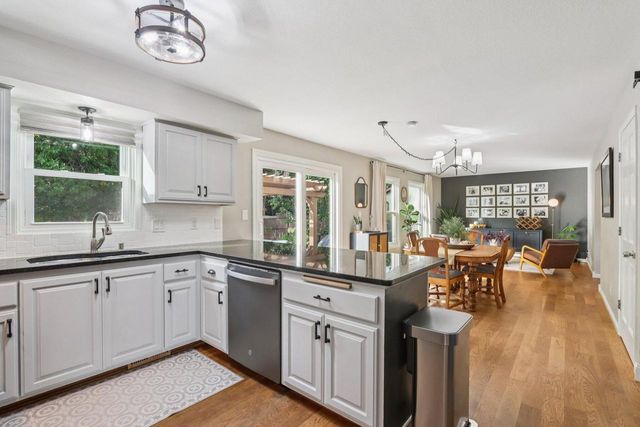 14045 W Beechwood TRAIL, New Berlin, WI 53151