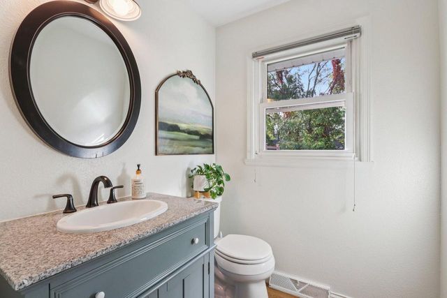14045 W Beechwood TRAIL, New Berlin, WI 53151