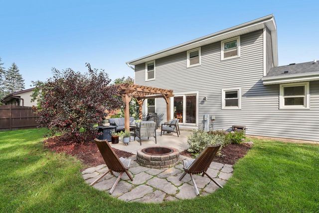 14045 W Beechwood TRAIL, New Berlin, WI 53151