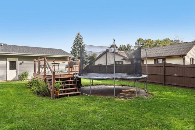 14045 W Beechwood TRAIL, New Berlin, WI 53151