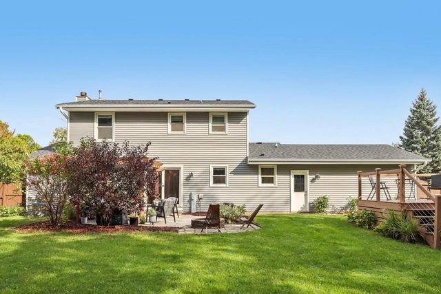 14045 W Beechwood TRAIL, New Berlin, WI 53151