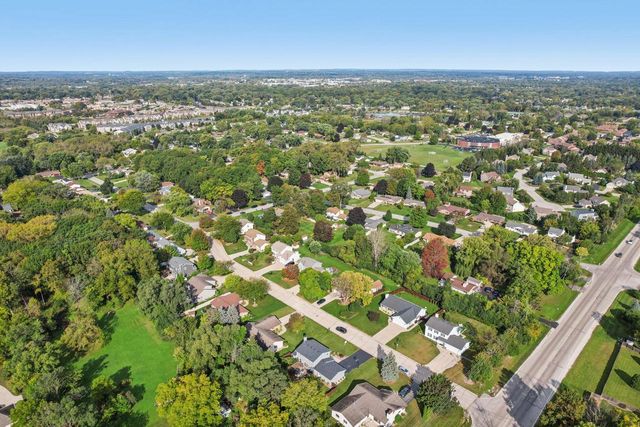 14045 W Beechwood TRAIL, New Berlin, WI 53151
