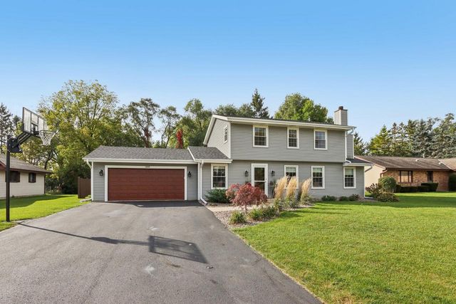 14045 W Beechwood TRAIL, New Berlin, WI 53151