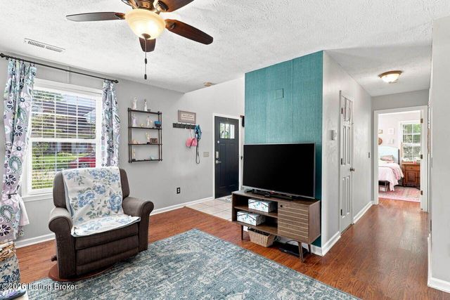 1117 Leathers Ln, Frankfort, KY 40601