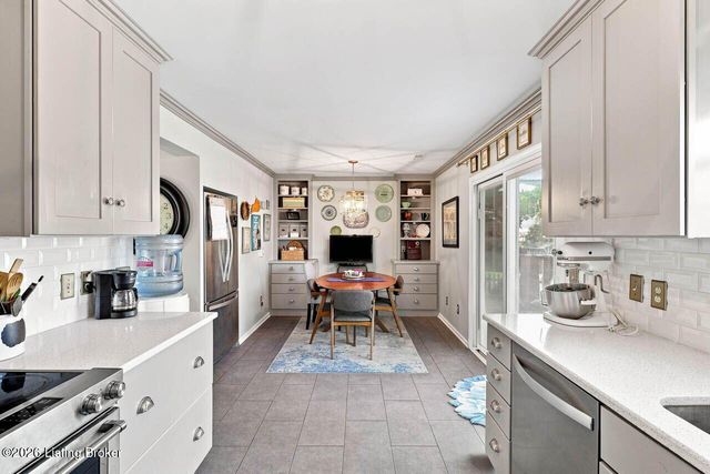1117 Leathers Ln, Frankfort, KY 40601