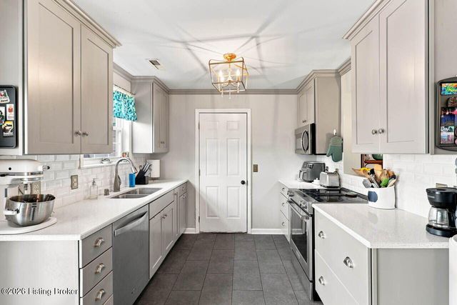 1117 Leathers Ln, Frankfort, KY 40601