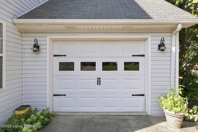 1117 Leathers Ln, Frankfort, KY 40601