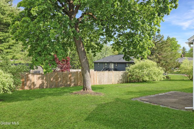 10 Palma Boulevard, Guilderland, NY 12203