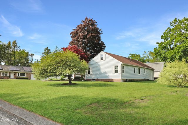 10 Palma Boulevard, Guilderland, NY 12203