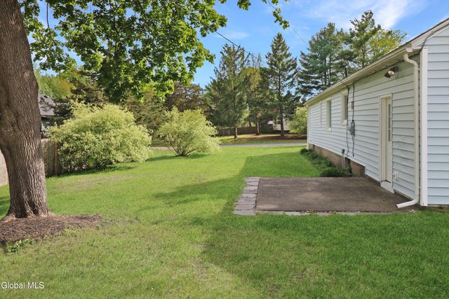 10 Palma Boulevard, Guilderland, NY 12203