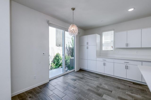501 Farmhouse Lane, Clovis, CA 93619