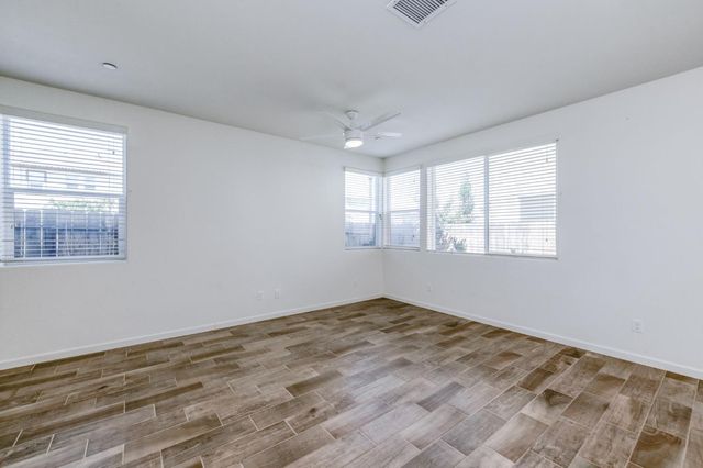 501 Farmhouse Lane, Clovis, CA 93619