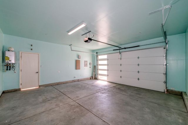501 Farmhouse Lane, Clovis, CA 93619