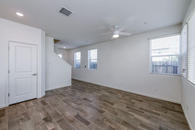 501 Farmhouse Lane, Clovis, CA 93619