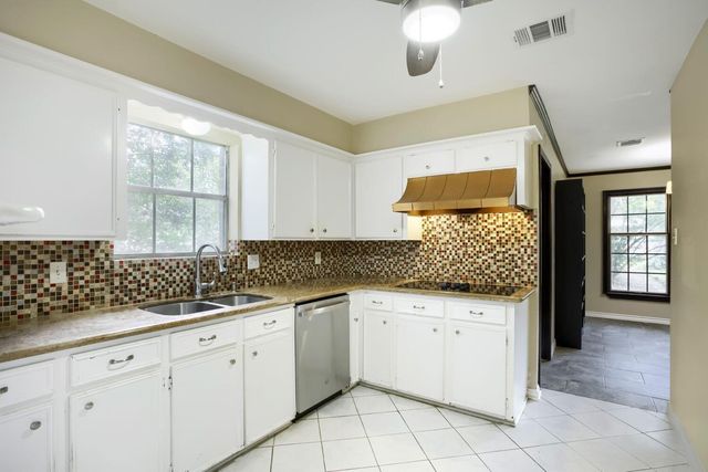 10903 Tupper Lake Drive, Houston, TX 77042