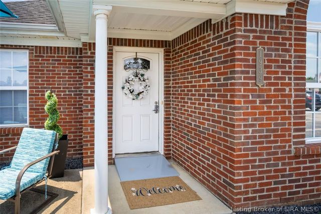 1939 Harmony Circle, Charlestown, IN 47111