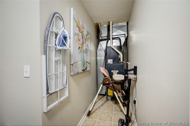 1939 Harmony Circle, Charlestown, IN 47111