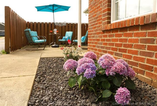 1939 Harmony Circle, Charlestown, IN 47111