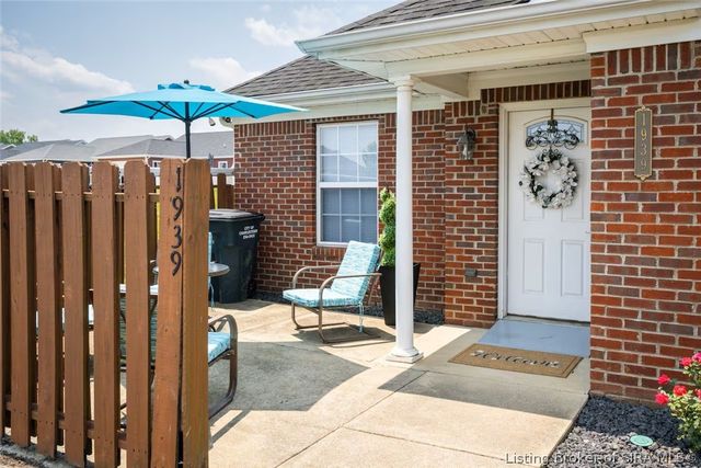1939 Harmony Circle, Charlestown, IN 47111