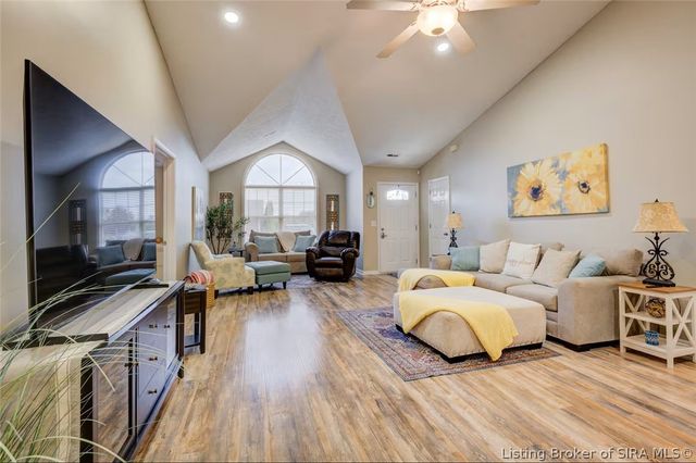 1939 Harmony Circle, Charlestown, IN 47111