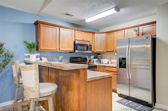 1939 Harmony Circle, Charlestown, IN 47111