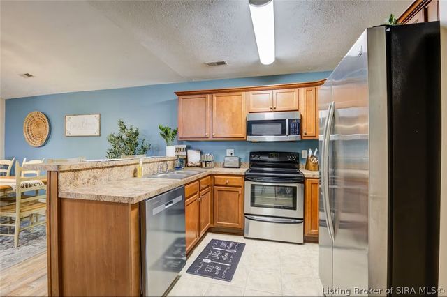 1939 Harmony Circle, Charlestown, IN 47111