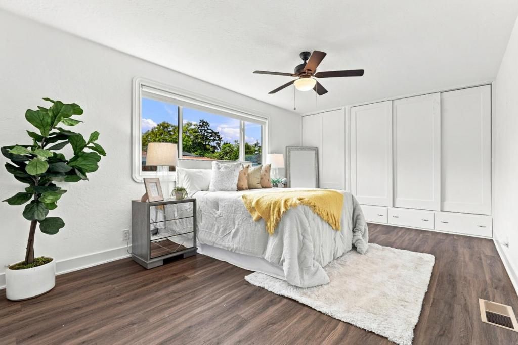 Image 14 of property listing at Address unavailable.