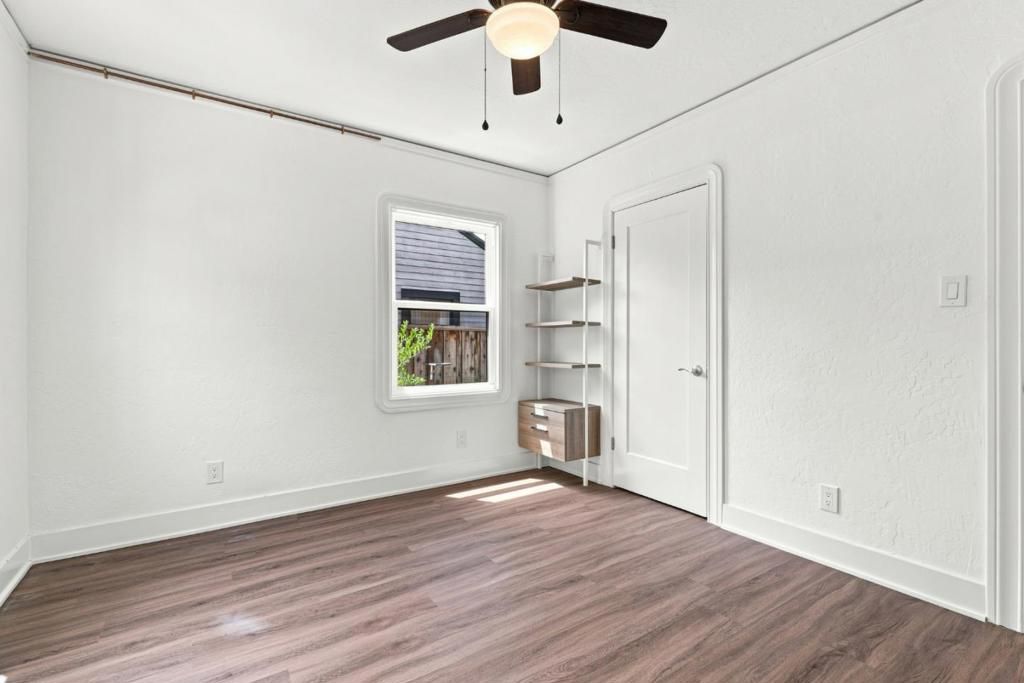Image 17 of property listing at Address unavailable.