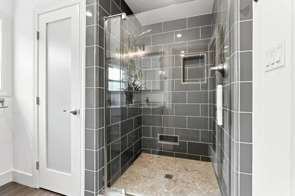 Image 21 of property listing at Address unavailable.
