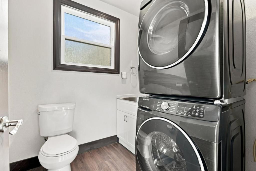 Image 23 of property listing at Address unavailable.