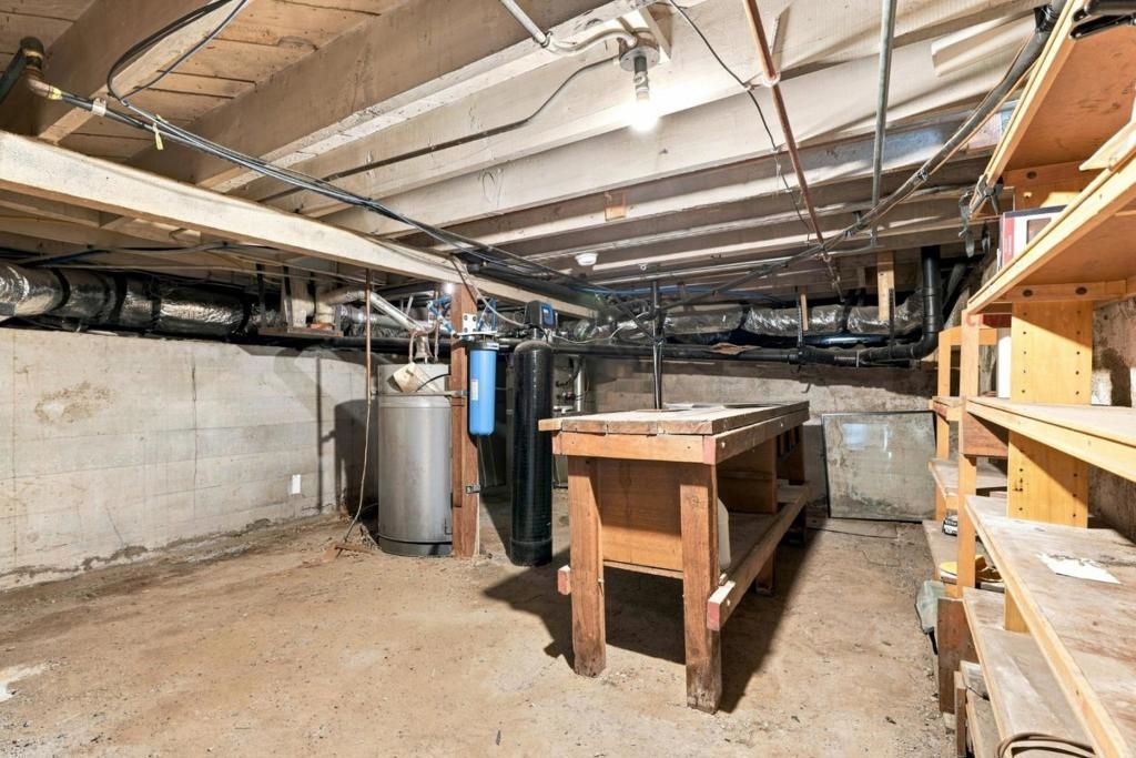Image 24 of property listing at Address unavailable.