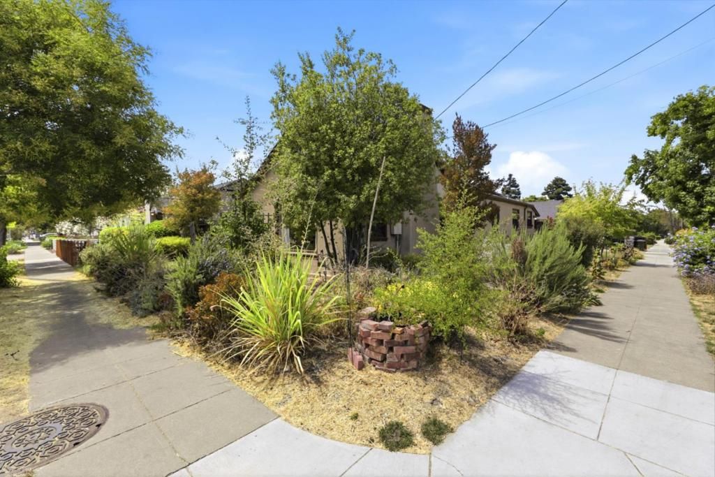 Image 40 of property listing at Address unavailable.