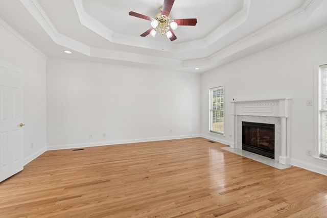 1019 Fairways Dr, Greenbrier, TN 37073