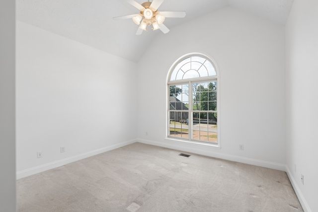 1019 Fairways Dr, Greenbrier, TN 37073