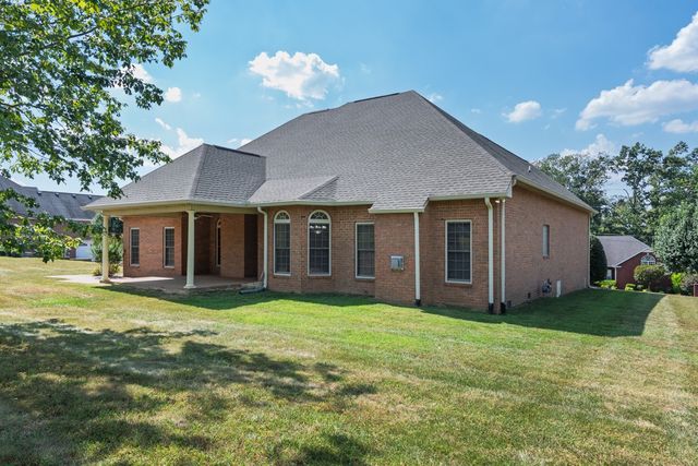 1019 Fairways Dr, Greenbrier, TN 37073