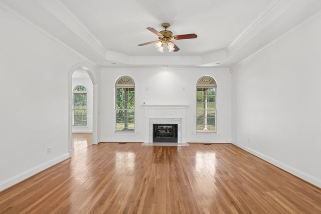 1019 Fairways Dr, Greenbrier, TN 37073