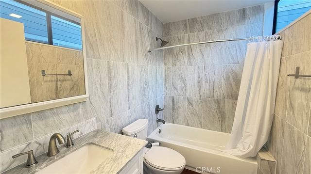 5841 Etiwanda Avenue, Tarzana, CA 91356