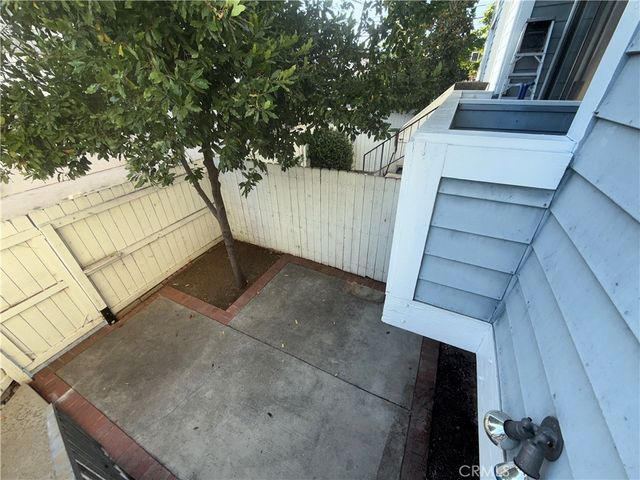 5841 Etiwanda Avenue, Tarzana, CA 91356