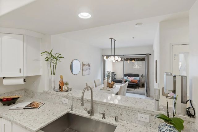7520 Draper Ave 3, La Jolla, CA 92037