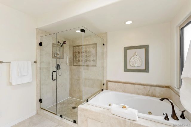 7520 Draper Ave 3, La Jolla, CA 92037