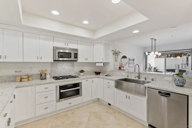 7520 Draper Ave 3, La Jolla, CA 92037