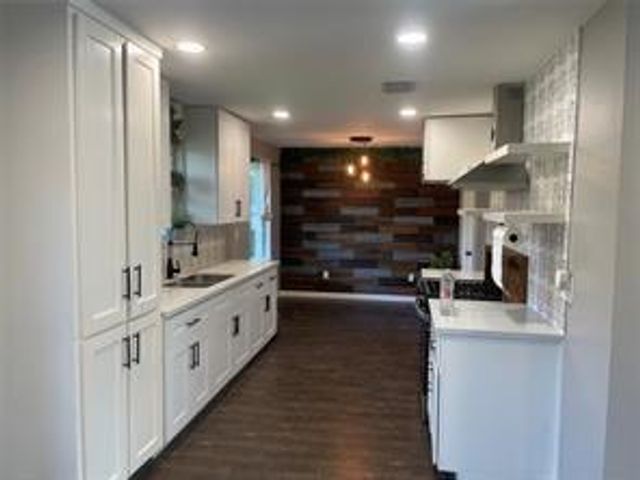 9214 Mahoning Drive, Houston, TX 77074