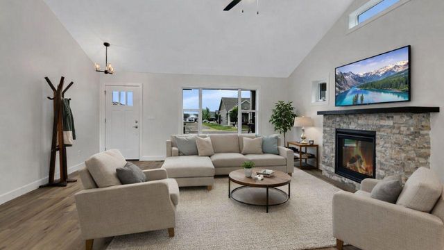 1928 Sandstone Loop S, Sartell, MN 56377