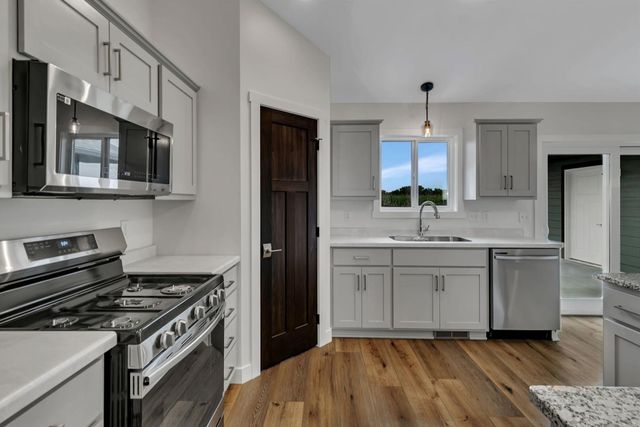 1928 Sandstone Loop S, Sartell, MN 56377