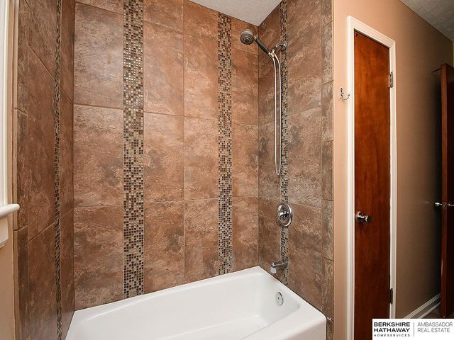 3024 S 113th Street, Omaha, NE 68144