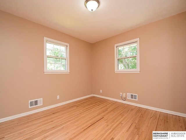 3024 S 113th Street, Omaha, NE 68144