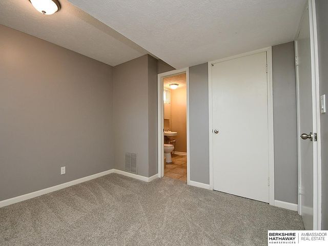 3024 S 113th Street, Omaha, NE 68144