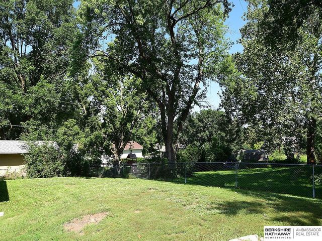 3024 S 113th Street, Omaha, NE 68144