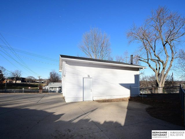3024 S 113th Street, Omaha, NE 68144