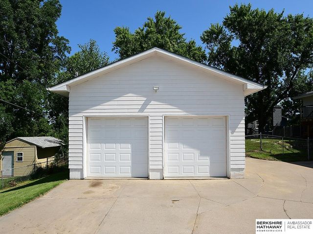 3024 S 113th Street, Omaha, NE 68144